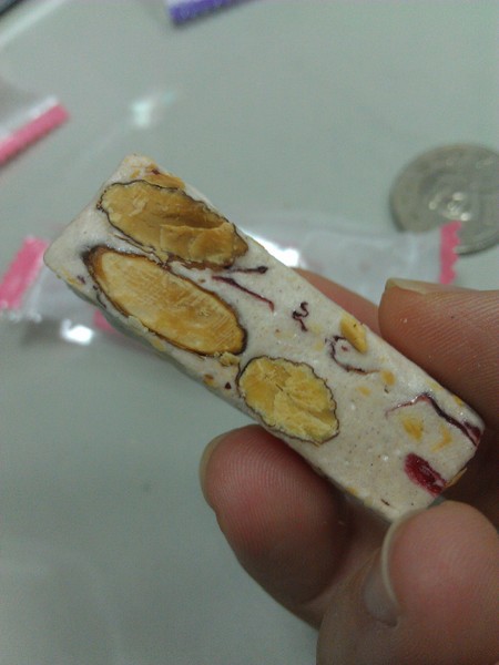 雄爸鴉片坊:丞食團購 - 雄爸鴉片坊 濃郁重乳酪蛋糕 + 牛軋糖軟硬很恰當