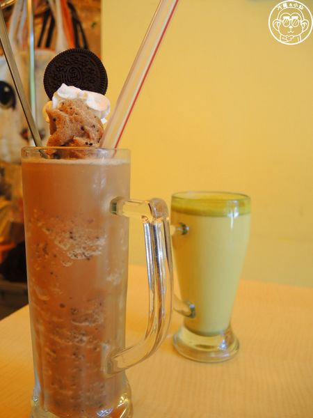 野喵中途咖啡:呷飽祙【新北三重・野喵中途咖啡】喵星人左擁右抱用餐