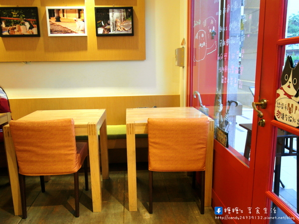 貓旅行咖啡輕食館：〖台中│美食〗貓旅行咖啡輕食館 ❤ 超萌立體貓咪拉花、貓掌湯圓登場!!店內還有可愛的喵星人坐陪呷崩唷~