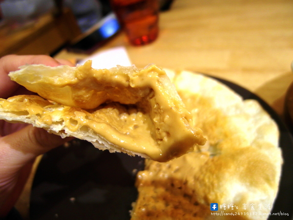 貓旅行咖啡輕食館：〖台中│美食〗貓旅行咖啡輕食館 ❤ 超萌立體貓咪拉花、貓掌湯圓登場!!店內還有可愛的喵星人坐陪呷崩唷~