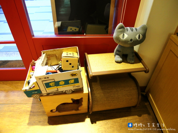 貓旅行咖啡輕食館：〖台中│美食〗貓旅行咖啡輕食館 ❤ 超萌立體貓咪拉花、貓掌湯圓登場!!店內還有可愛的喵星人坐陪呷崩唷~