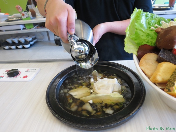 石二鍋(桃園店)：食ｉｎ桃園。想吃請早．請排隊【石二鍋–南平店】