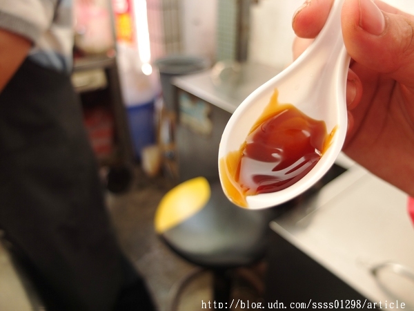 林媽媽綠豆蒜:【美食特搜。屏東車城鄉】林媽媽綠豆蒜。三十年老店!獨家特製麥芽焦糖 福安宮周邊必吃綠豆蒜