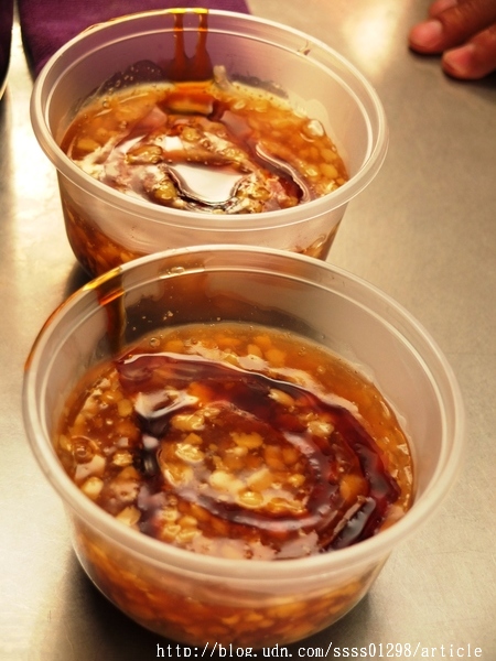 林媽媽綠豆蒜:【美食特搜。屏東車城鄉】林媽媽綠豆蒜。三十年老店!獨家特製麥芽焦糖 福安宮周邊必吃綠豆蒜