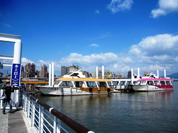 大稻埕碼頭：藍色公路微旅行 : 大稻埕碼頭-關渡碼頭   淡水河渡輪遊