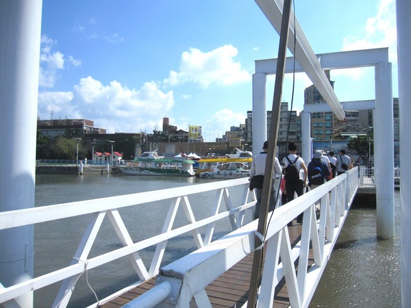 大稻埕碼頭：藍色公路微旅行 : 大稻埕碼頭-關渡碼頭   淡水河渡輪遊