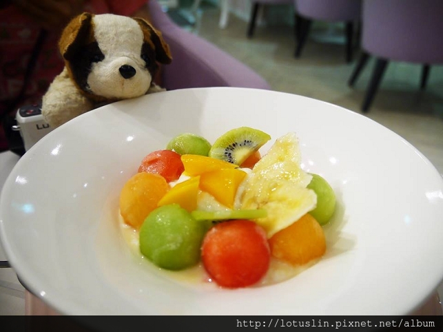 988349_562457563792757_1942069059_n (1)