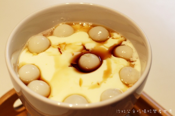 天糖時尚燉奶甜品:燕窩.女孩們的最愛『天糖時尚燉奶甜品』晴光商圈/中山北路