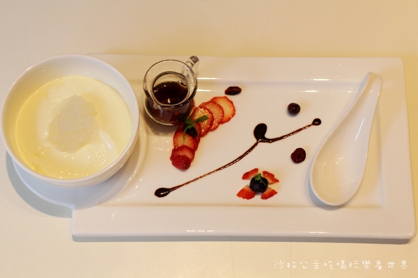 天糖時尚燉奶甜品:燕窩.女孩們的最愛『天糖時尚燉奶甜品』晴光商圈/中山北路