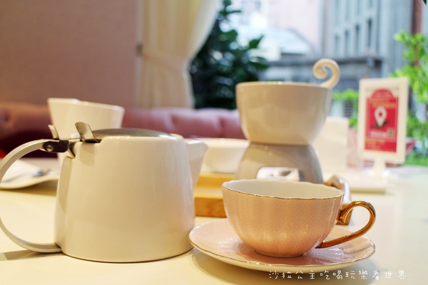 天糖時尚燉奶甜品:燕窩.女孩們的最愛『天糖時尚燉奶甜品』晴光商圈/中山北路