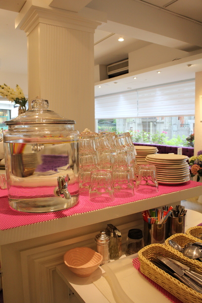 天糖時尚燉奶甜品:燕窩.女孩們的最愛『天糖時尚燉奶甜品』晴光商圈/中山北路