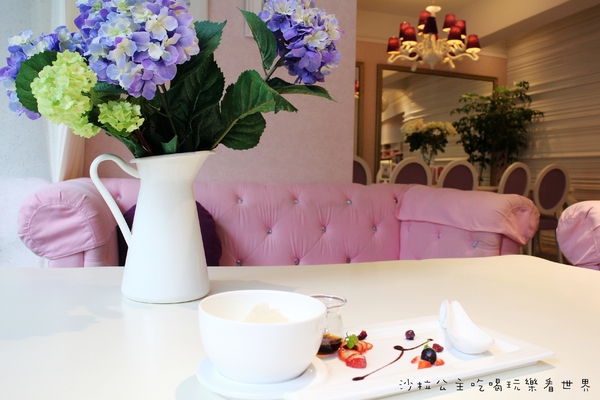 天糖時尚燉奶甜品:燕窩.女孩們的最愛『天糖時尚燉奶甜品』晴光商圈/中山北路