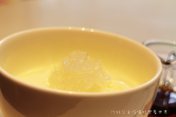 天糖時尚燉奶甜品:燕窩.女孩們的最愛『天糖時尚燉奶甜品』晴光商圈/中山北路