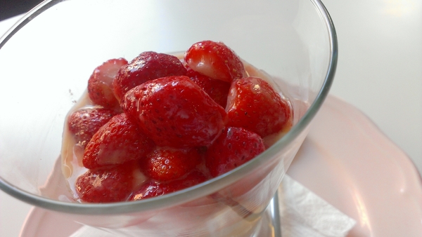 天糖時尚燉奶甜品：[食]天糖時尚燉奶甜品 女孩的粉紅心