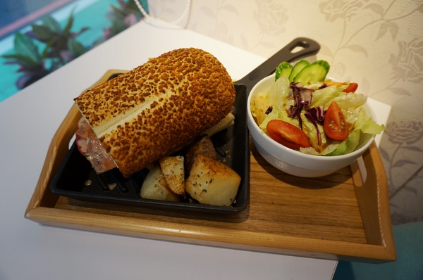 天糖時尚燉奶甜品：[中山國小]天糖時尚燉奶甜品：中西創意精緻燉奶/三明治/鬆餅/飲品