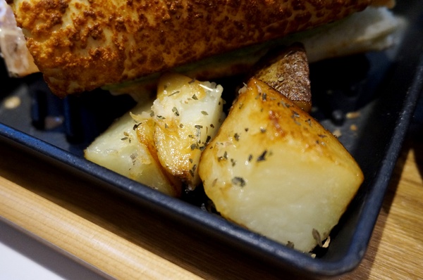 天糖時尚燉奶甜品：[中山國小]天糖時尚燉奶甜品：中西創意精緻燉奶/三明治/鬆餅/飲品