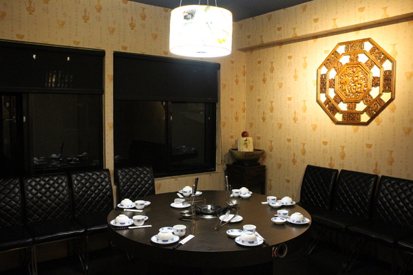 九寨十鍋正宗四川麻辣：正宗四川麻辣鍋『九寨十鍋』匈牙利國寶曼加利札豬/長安東路