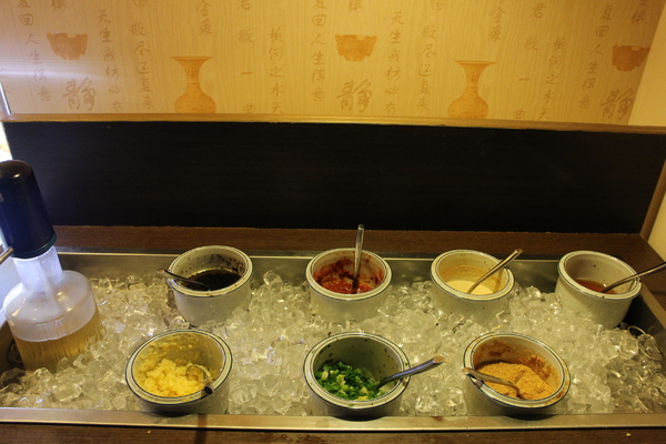 九寨十鍋正宗四川麻辣：正宗四川麻辣鍋『九寨十鍋』匈牙利國寶曼加利札豬/長安東路