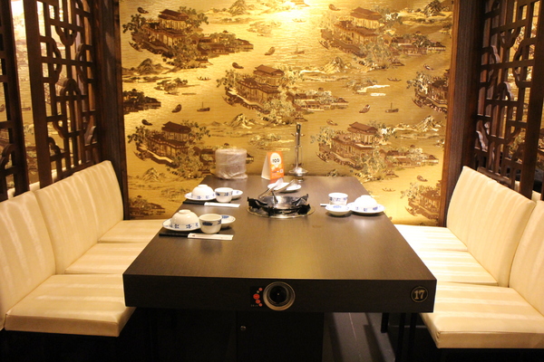 九寨十鍋正宗四川麻辣：正宗四川麻辣鍋『九寨十鍋』匈牙利國寶曼加利札豬/長安東路