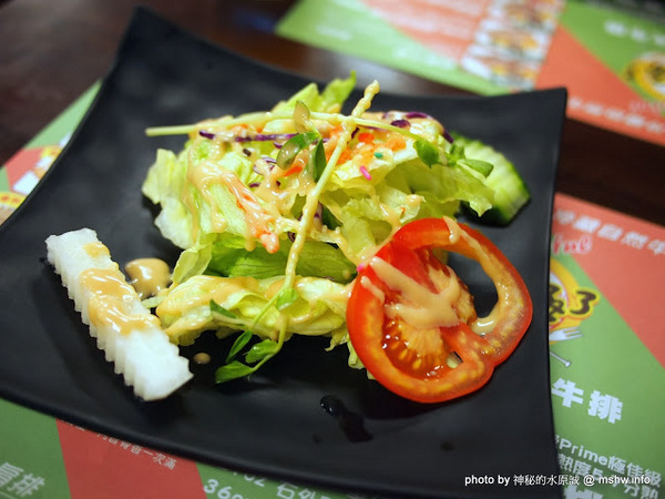 棒極了原味炭燒極品大牛排:【食記】台中西區-棒極了原味炭燒極品大牛排 : 蒜片與可樂真是棒極了…