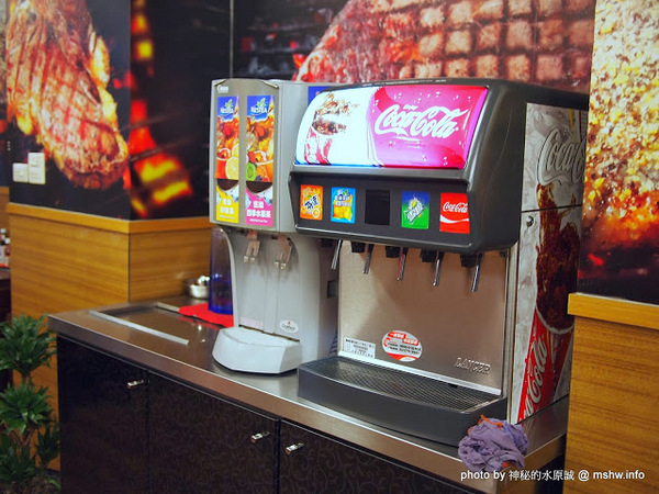 棒極了原味炭燒極品大牛排:【食記】台中西區-棒極了原味炭燒極品大牛排 : 蒜片與可樂真是棒極了…