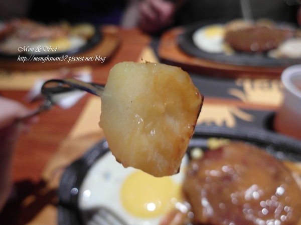 角頭炙燒牛排(公館店)：《口碑券。十六彈》廣受好評，鮮嫩十足【角頭炙燒牛排-公館店】