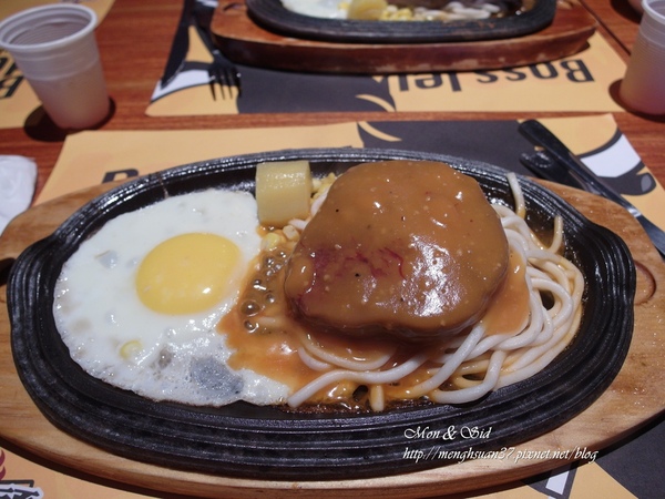 角頭炙燒牛排(公館店)：《口碑券。十六彈》廣受好評，鮮嫩十足【角頭炙燒牛排-公館店】