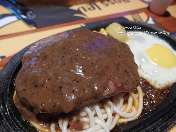 角頭炙燒牛排(公館店)：《口碑券。十六彈》廣受好評，鮮嫩十足【角頭炙燒牛排-公館店】