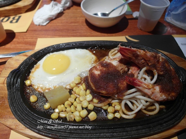 角頭炙燒牛排(公館店)：《口碑券。十六彈》廣受好評，鮮嫩十足【角頭炙燒牛排-公館店】