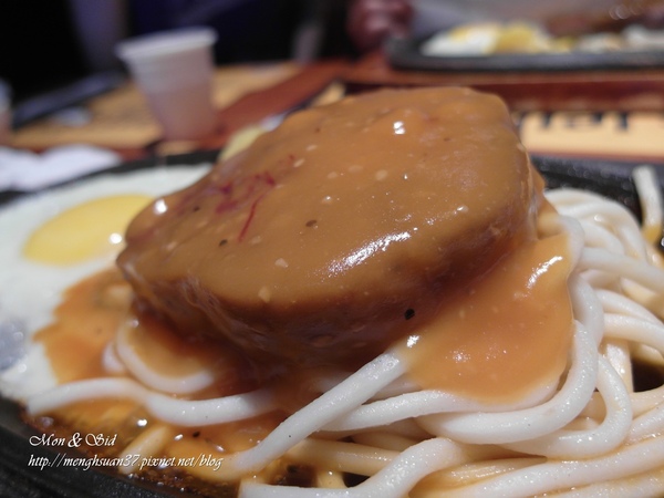 角頭炙燒牛排(公館店)：《口碑券。十六彈》廣受好評，鮮嫩十足【角頭炙燒牛排-公館店】