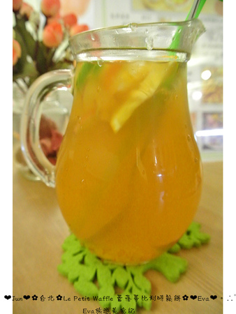 Le Petit Waffle蕾蓓蒂比利時鬆餅專賣店:【食記】oO。台北 臨江夜市*蕾蓓蒂比利時鬆餅*Le Petit Waffle 根本是水果盤的期間限定夏威夷瓦芙,超吸晴又好吃~。o○。