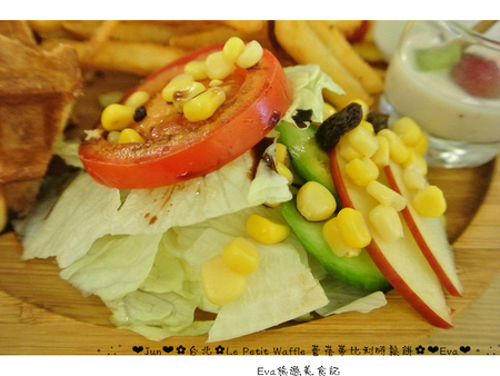 Le Petit Waffle蕾蓓蒂比利時鬆餅專賣店:【食記】oO。台北 臨江夜市*蕾蓓蒂比利時鬆餅*Le Petit Waffle 根本是水果盤的期間限定夏威夷瓦芙,超吸晴又好吃~。o○。