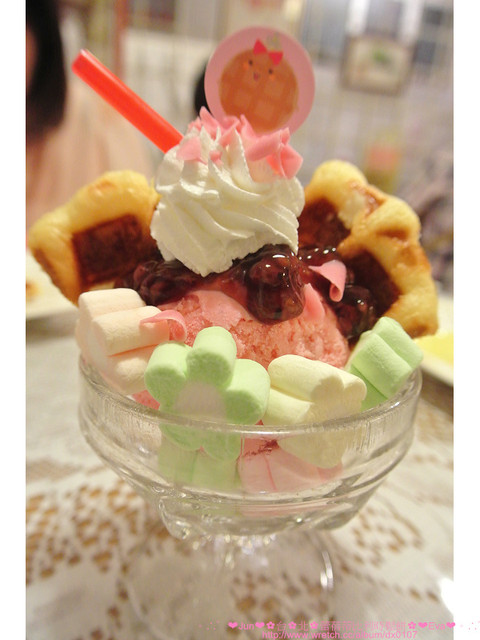 Le Petit Waffle蕾蓓蒂比利時鬆餅專賣店:【食記】oO。。台北 通化夜市 蕾蓓蒂比利時鬆餅(二訪) 盆栽提拉米蘇瓦芙大家吃過嘛?!。o○。