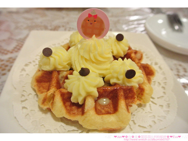 Le Petit Waffle蕾蓓蒂比利時鬆餅專賣店:【食記】oO。。台北 通化夜市 蕾蓓蒂比利時鬆餅(二訪) 盆栽提拉米蘇瓦芙大家吃過嘛?!。o○。