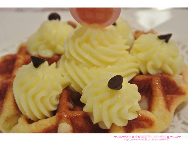 Le Petit Waffle蕾蓓蒂比利時鬆餅專賣店:【食記】oO。。台北 通化夜市 蕾蓓蒂比利時鬆餅(二訪) 盆栽提拉米蘇瓦芙大家吃過嘛?!。o○。
