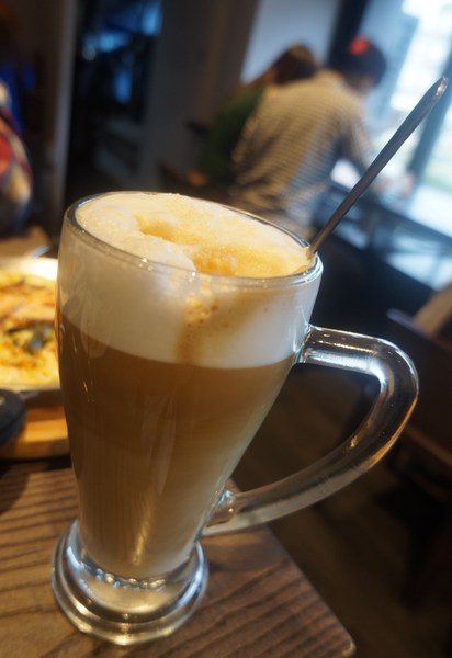 瓦法奇朵咖啡館：瓦法奇朵 ♥起士快炸掉披薩♥ 甜蜜蜜可頌甜甜圈