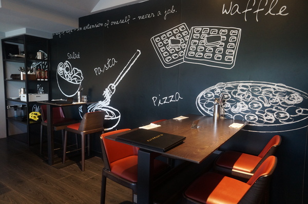 瓦法奇朵咖啡館：瓦法奇朵 ♥起士快炸掉披薩♥ 甜蜜蜜可頌甜甜圈