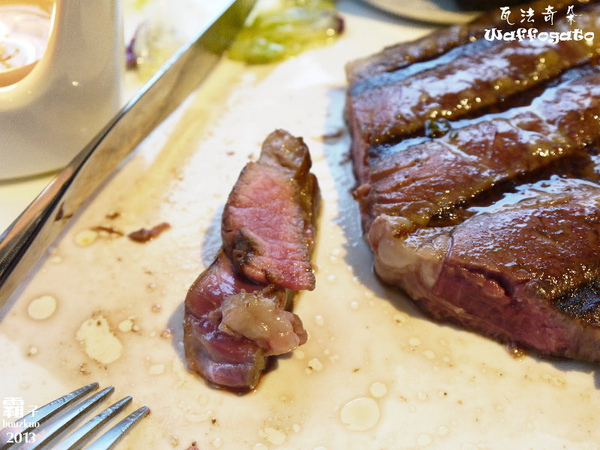 瓦法奇朵咖啡館：甜點之外也有好排餐，「瓦法奇朵」內湖巷弄優質小店 ～