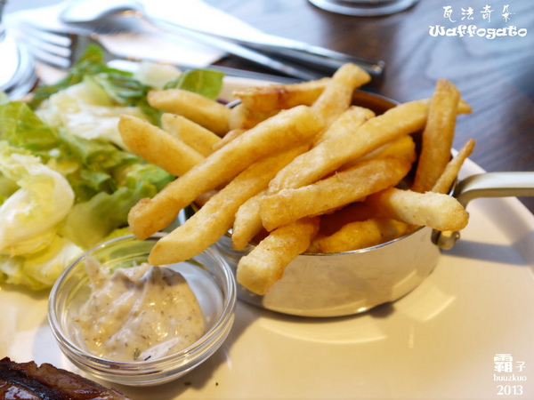 瓦法奇朵咖啡館：甜點之外也有好排餐，「瓦法奇朵」內湖巷弄優質小店 ～