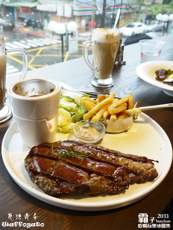 瓦法奇朵咖啡館：甜點之外也有好排餐，「瓦法奇朵」內湖巷弄優質小店 ～