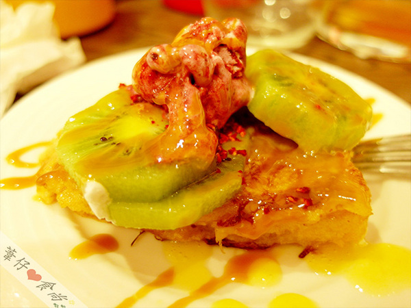 瓦法奇朵咖啡館：三明治鬆餅？？!!!牛奶糖鬆餅？？!!驚奇口味雙享受!