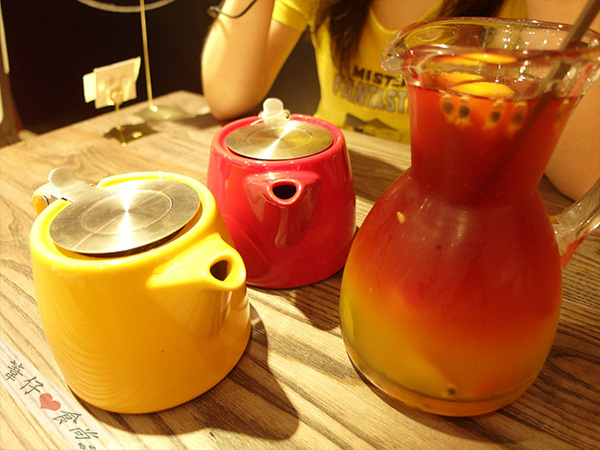 瓦法奇朵咖啡館：三明治鬆餅？？!!!牛奶糖鬆餅？？!!驚奇口味雙享受!