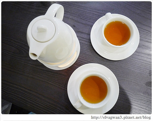 瓦法奇朵-信陽店-台北車站-補習街-牛排買一送一-可頌甜甜圈-18-076-1