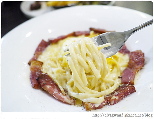 瓦法奇朵-信陽店-台北車站-補習街-牛排買一送一-可頌甜甜圈-50-114-1