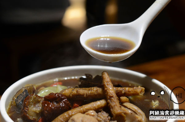 【台北小吃】【北捷善導寺站】雙月食品社-燉湯美味又養生．養生美食/台大醫院/捷運善導寺站