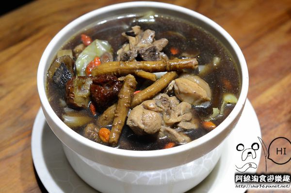 【台北小吃】【北捷善導寺站】雙月食品社-燉湯美味又養生．養生美食/台大醫院/捷運善導寺站