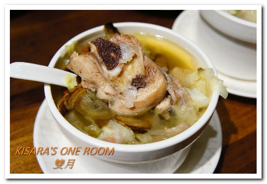 雙月食品社:養生美食近台大醫院.慢燉雞湯爆料好口味──雙月食品社