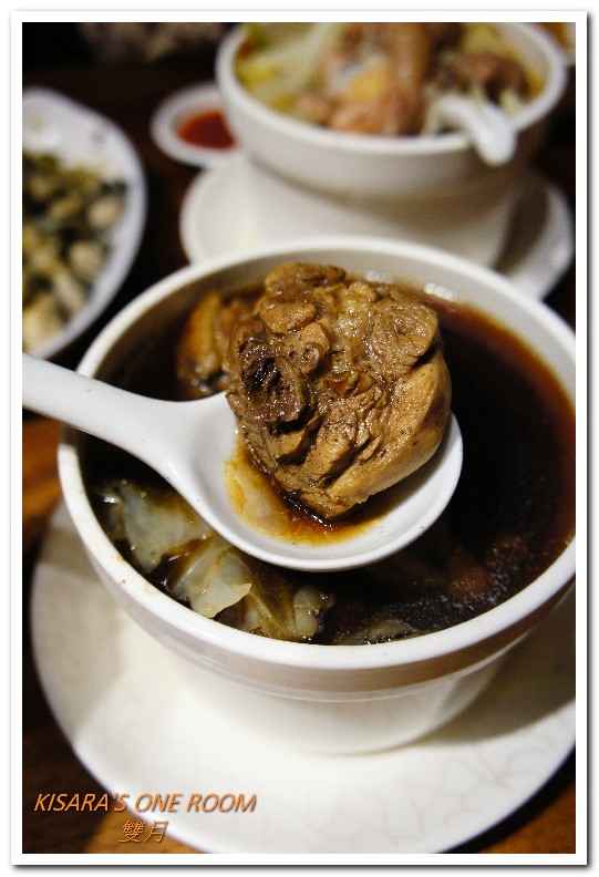 雙月食品社:養生美食近台大醫院.慢燉雞湯爆料好口味──雙月食品社