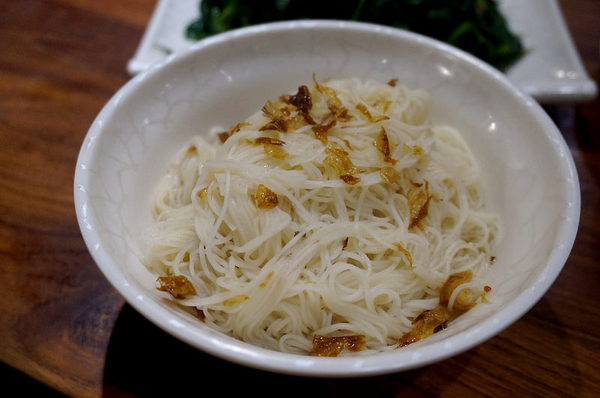 雙月食品社：[善導寺] 雙月食品社：零度體感的寒冬，就是要來碗麻油豬心湯～