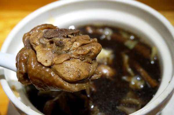 雙月食品社：善導寺：雙月食品社 - 四季皆宜的養生美食/料多又實在!